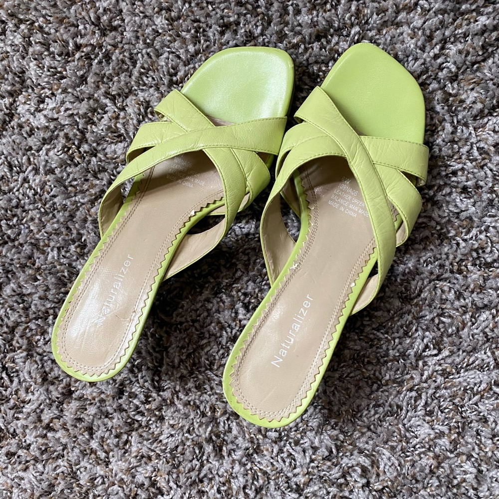 Light Green Naturalizer Mini Heels! 💚